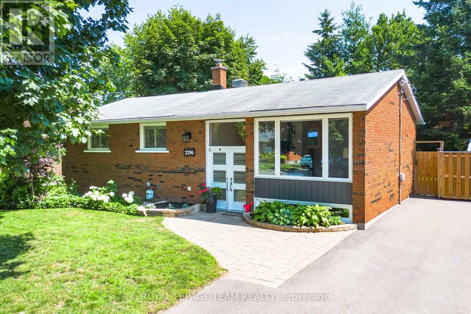 Property Photo: 2296 Kay Street ON K2C 1J7