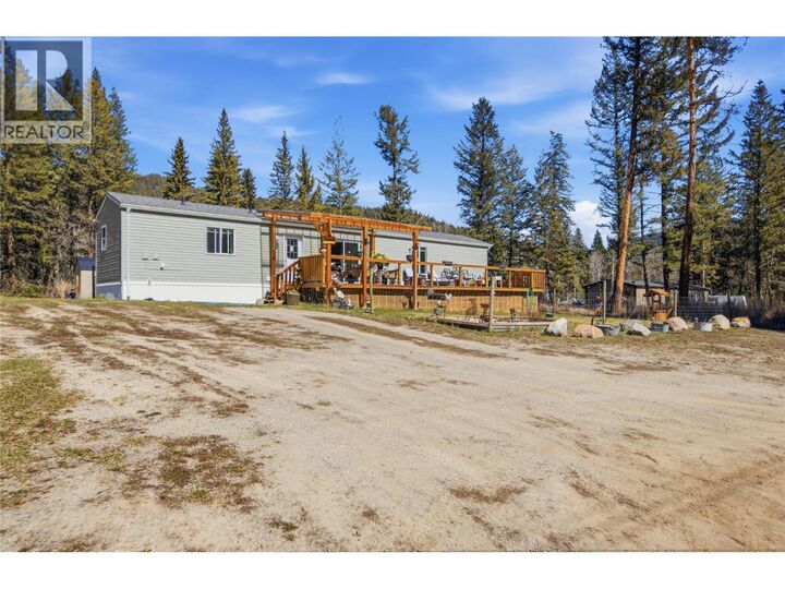 Property Photo: 2263 Ojibway Road BC V2H 1P1
