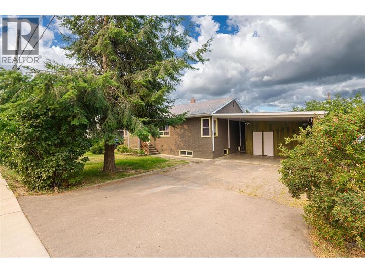 Property Photo:  609 20th Avenue South  BC V0B 1G5 