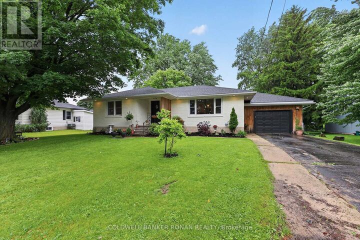 Property Photo:  30 King Street North  ON N0G 1Z0 