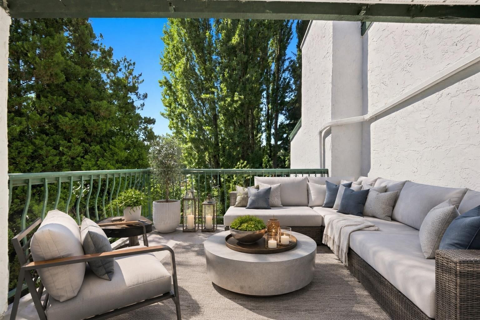 Property Photo: 33598 George Ferguson Way 301 BC V2S 2L8