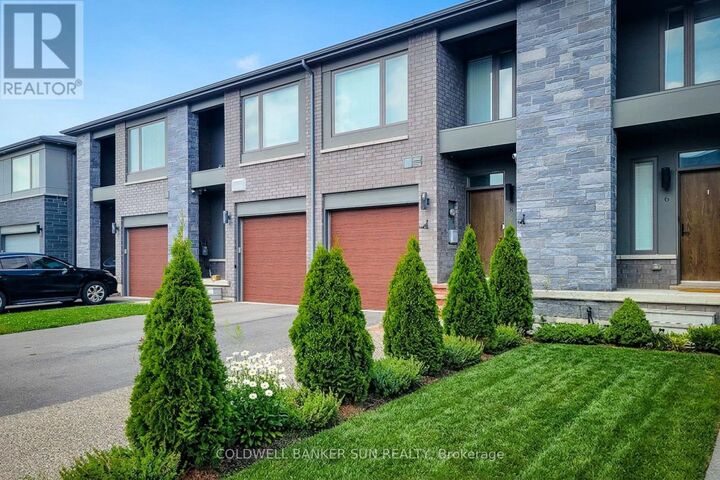 Photo de la propriété:  8 Bedrock Drive  ON L8J 0K6 