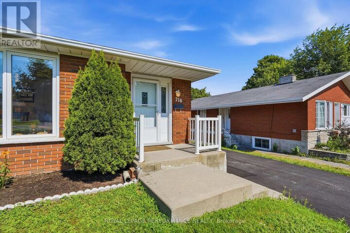Property Photo:  716 Cartier Boulevard  ON K6A 1W7 