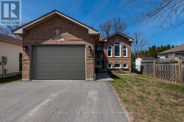 116 Dyer Drive — photo 1