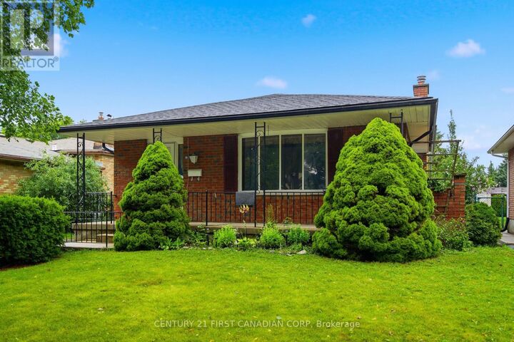 Property Photo: 99 Muriel Crescent ON N6E 2K4
