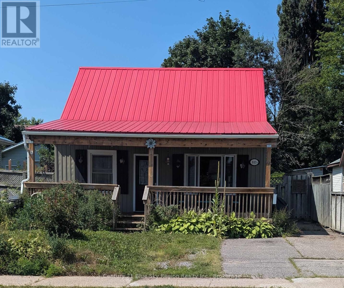 Property Photo: 937 Galt Street ON P1B 5N5