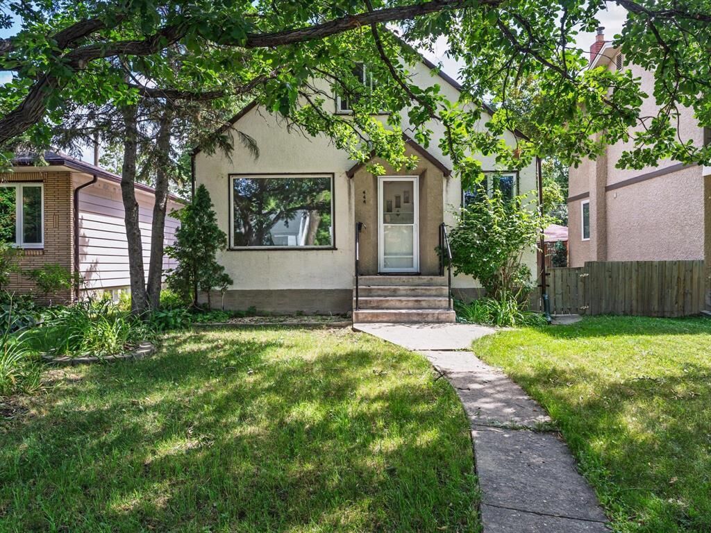 Property Photo: 444 Beaverbrook Street MB R3N 1N3