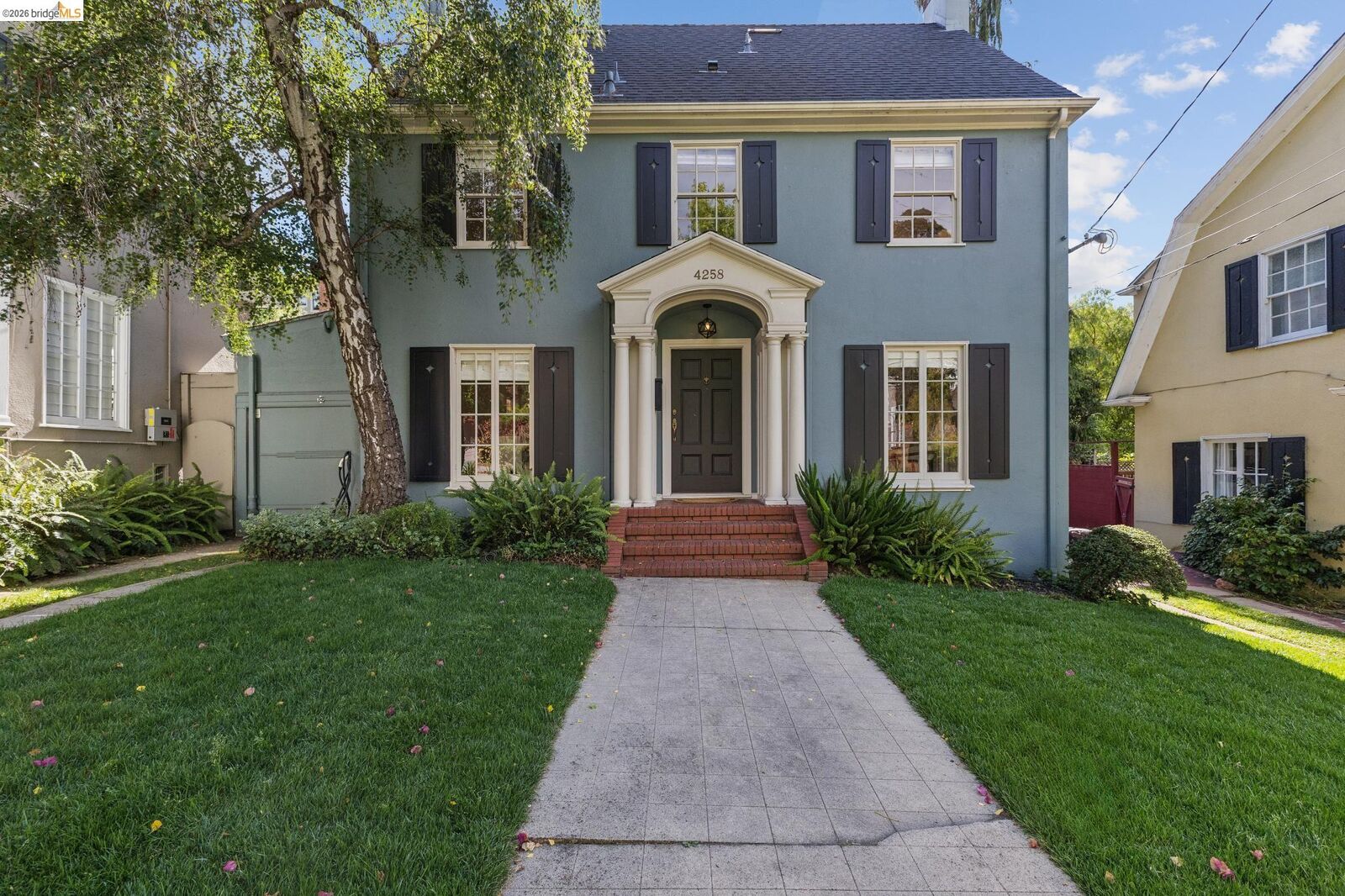 Property Photo:  4258 Lakeshore Ave  CA 94610 