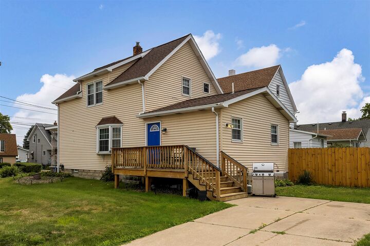 Property Photo:  2702 Washington Avenue  PA 16508 