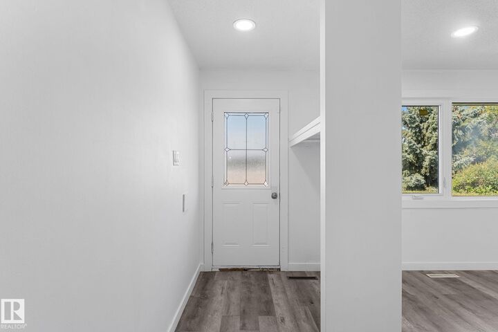 Property Photo: 7823 136 Avenue NW AB T5C 2K8