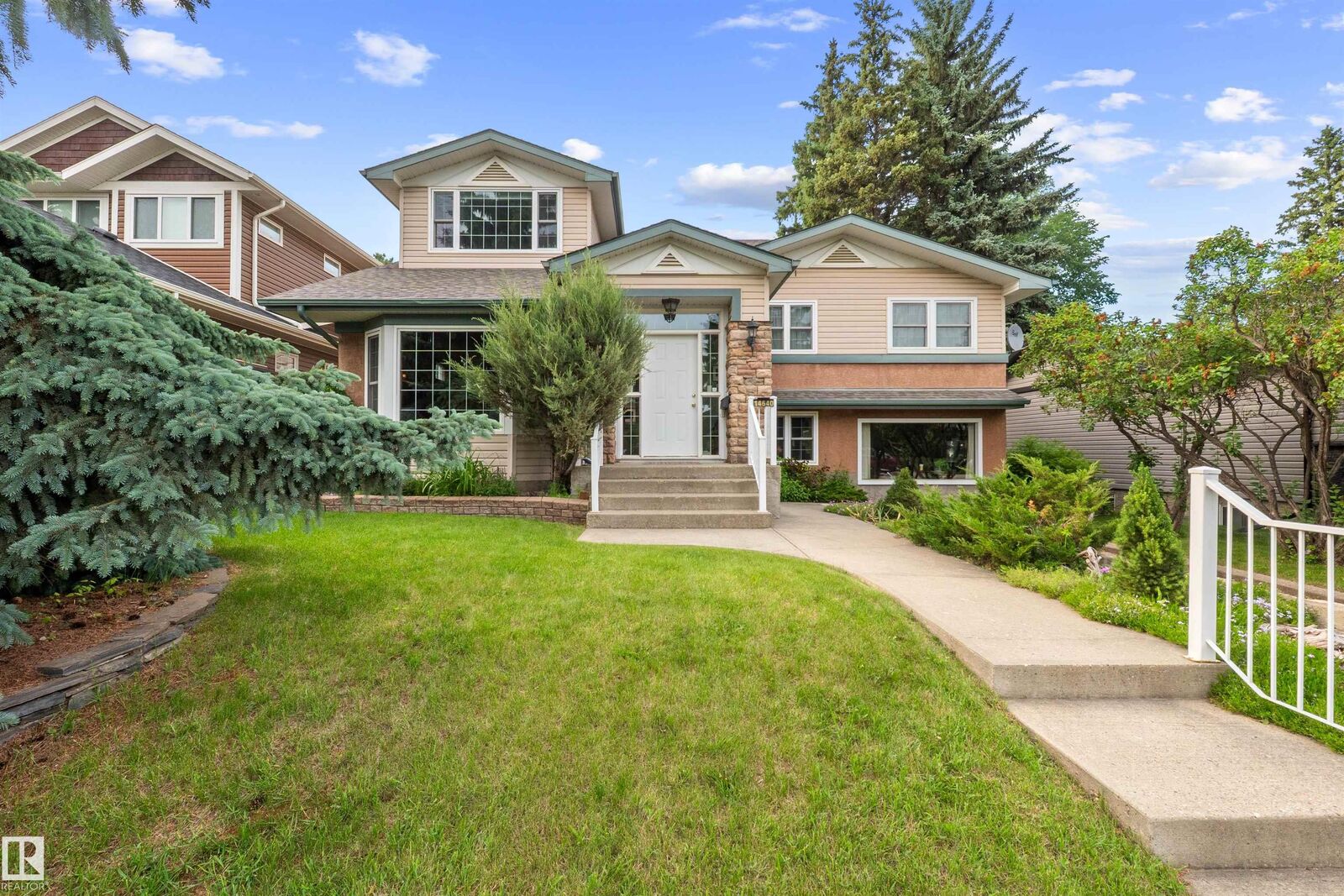 Property Photo:  14640 88 Avenue NW  AB T5R 4J8 