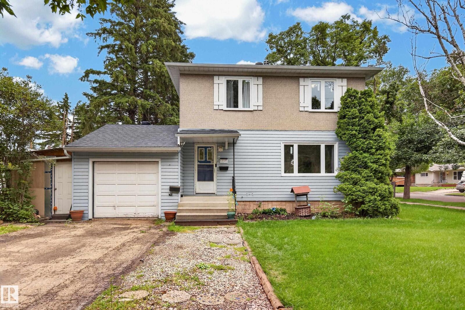 Property Photo: 10101 105 Street AB T8L 2G5