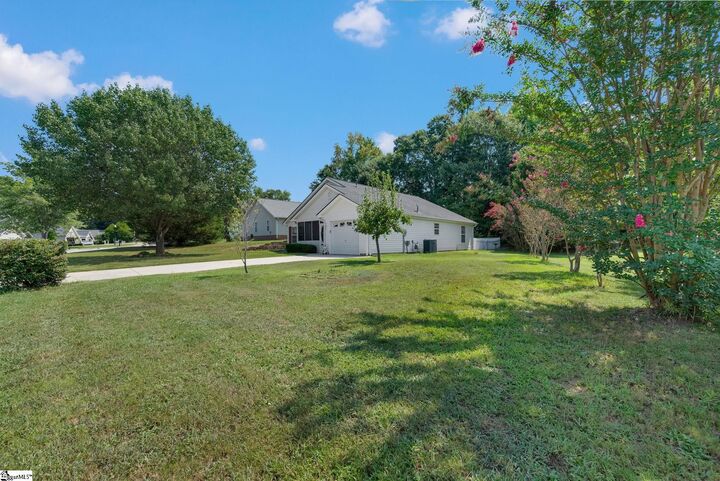 Property Photo: 611 Hunters Lane SC 29625