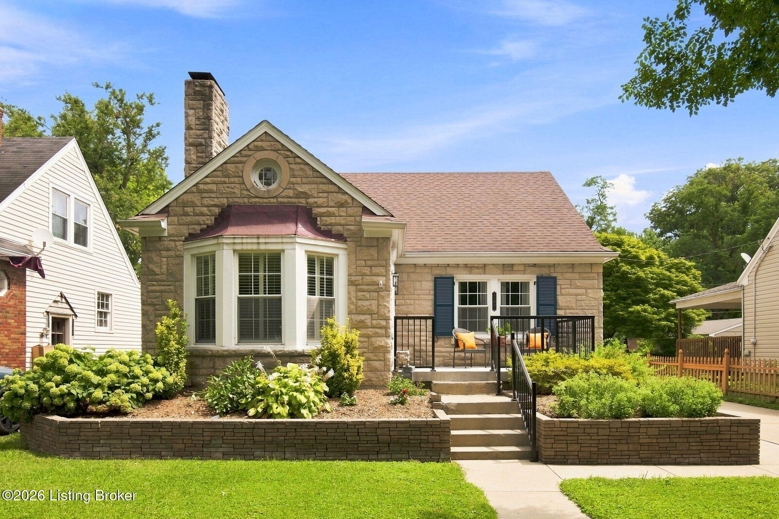 Property Photo:  207 S Sherrin Ave  KY 40207 