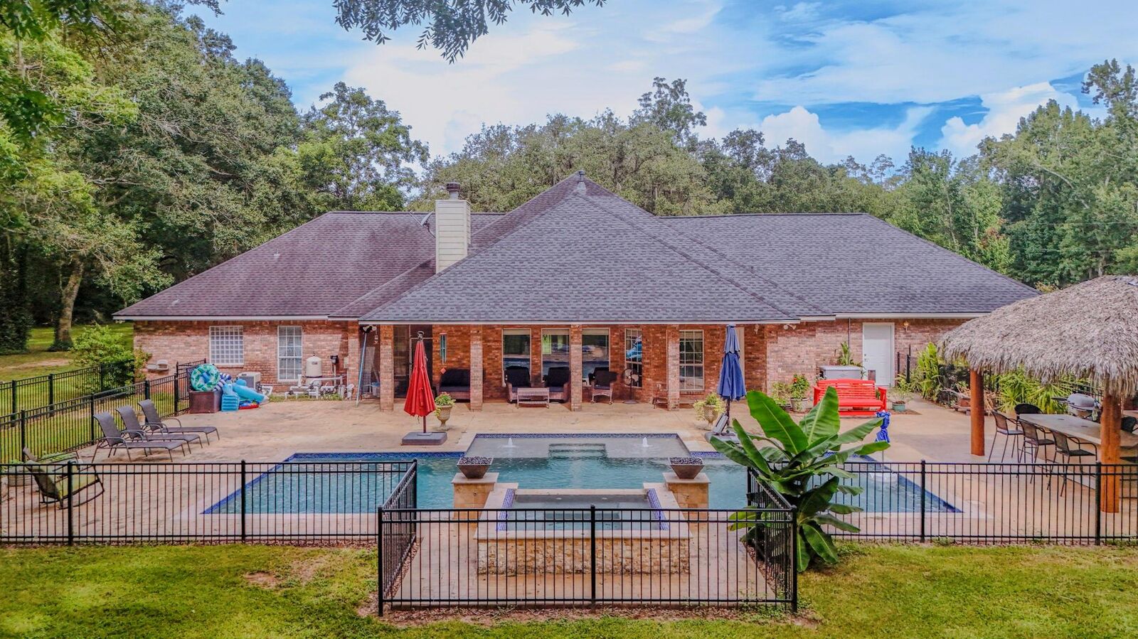 Property Photo: 2002 Sugar Mill Lane TX 77566