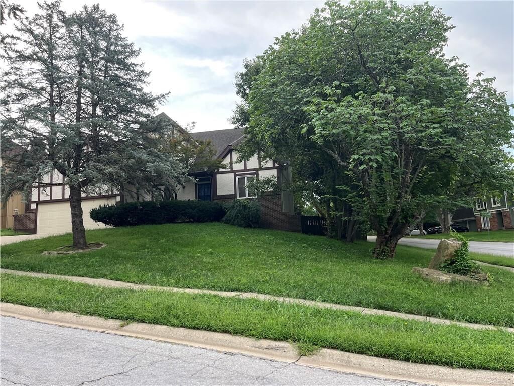 Property Photo:  16213 W 136th Terrace  KS 66062 