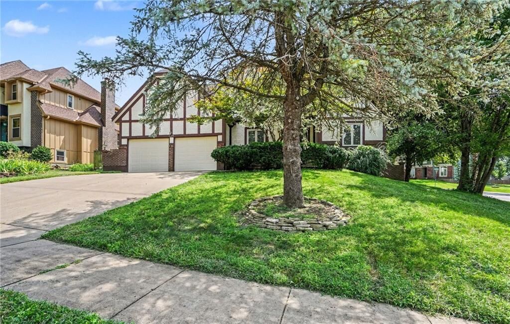 Property Photo:  16213 W 136th Terrace  KS 66062 