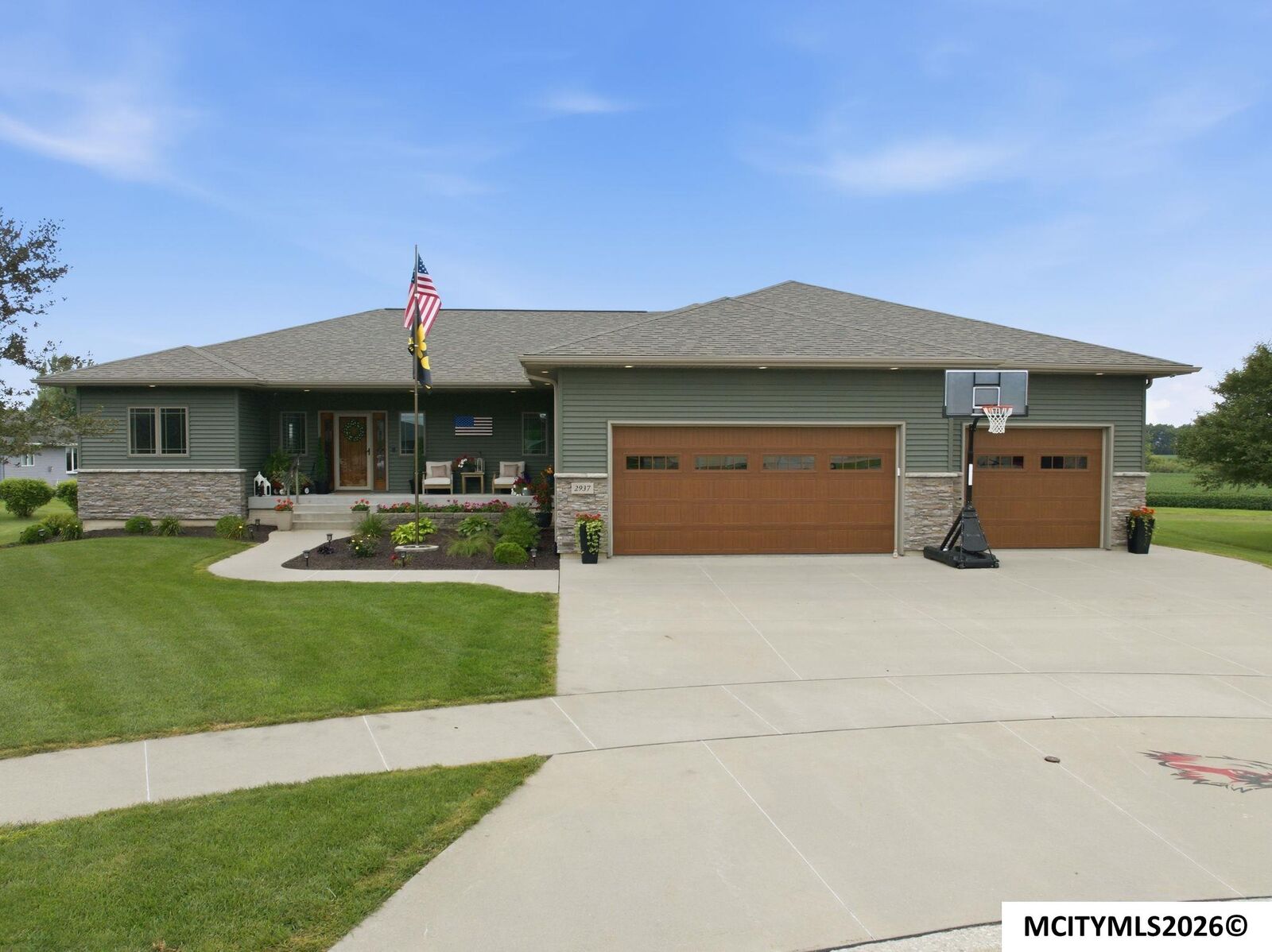 Property Photo: 2937 Morning Star Ct IA 50401
