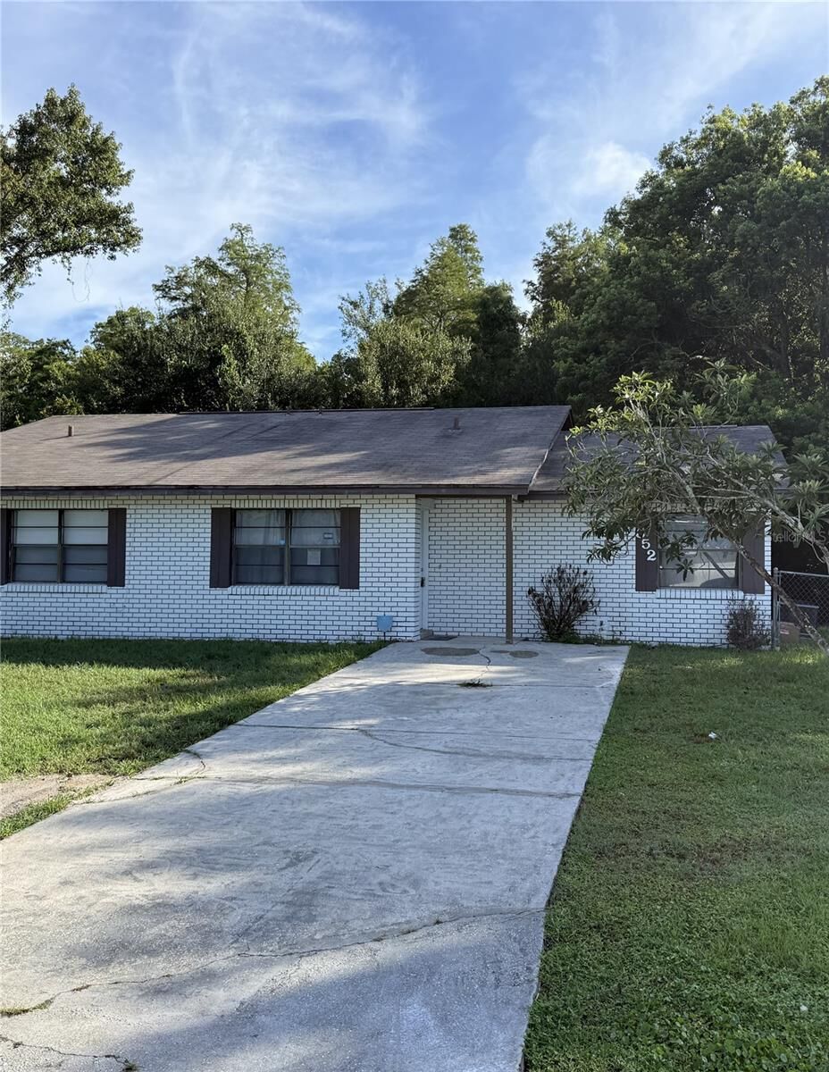 Property Photo:  352 Cocoa Court  FL 34758 