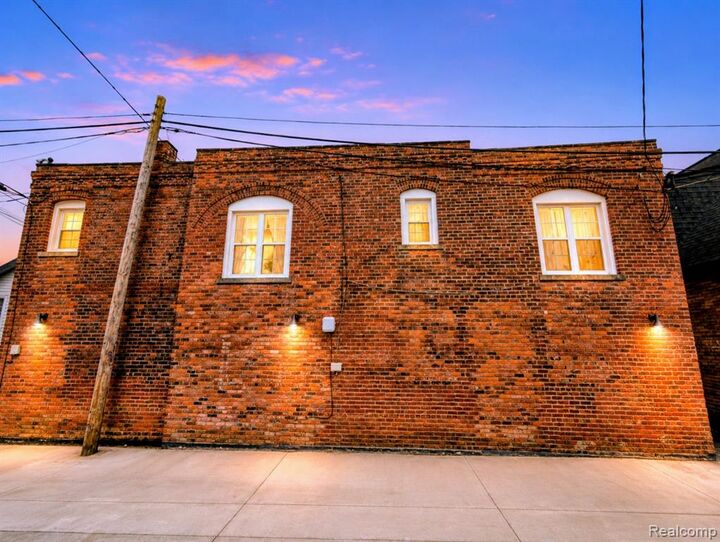 Property Photo:  681 W Canfield Street  MI 48201 1139 