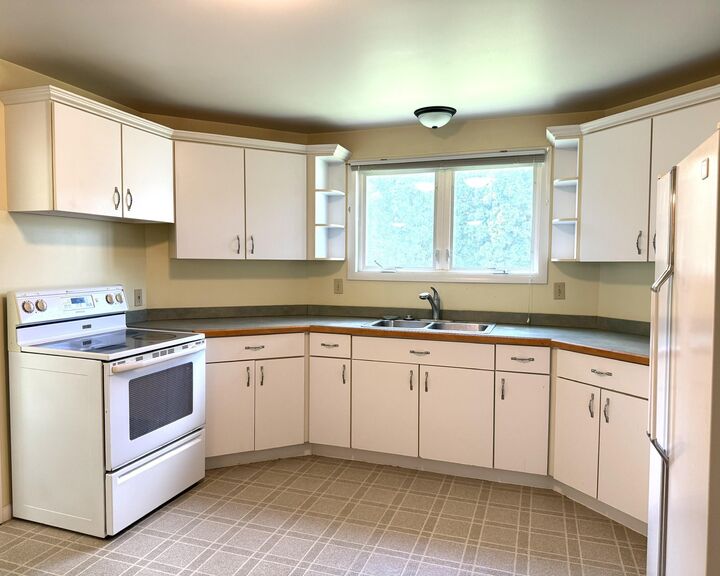 Property Photo:  914 Cass Avenue  MI 48708 