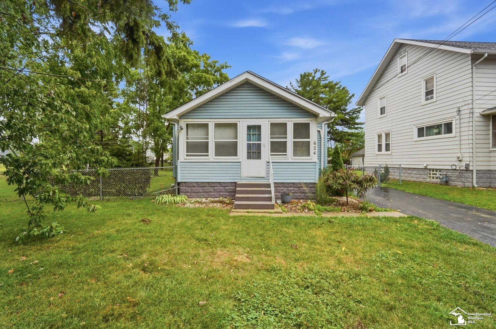 Property Photo: 624 Palmwood Avenue MI 48161