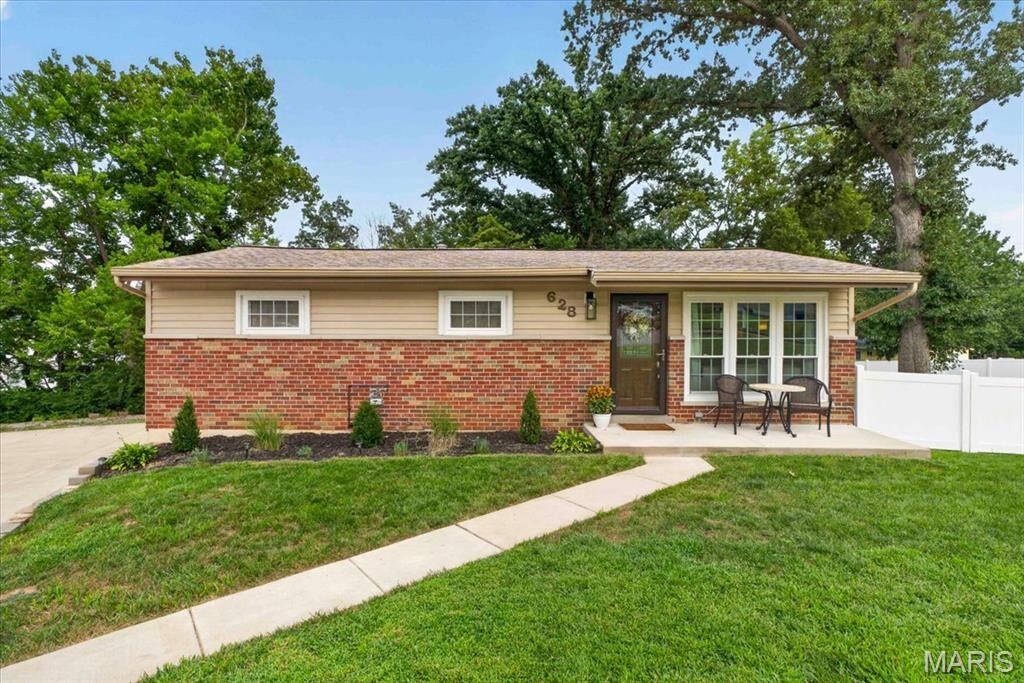 Property Photo:  628 Sessions Avenue  MO 63126 