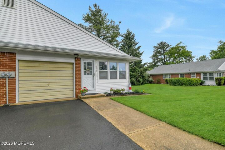 Property Photo:  523 Lilac Lane  NJ 08759 