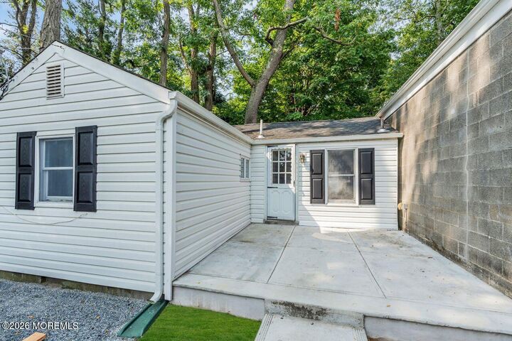 Property Photo:  18 Maple Avenue  NJ 07724 