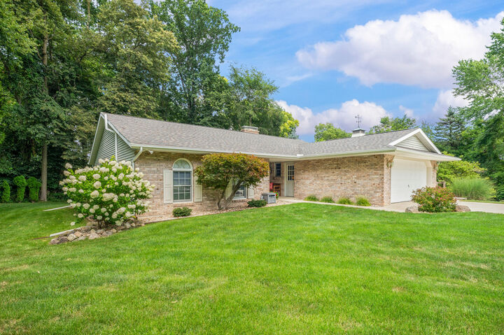 Property Photo: 1521 Sioux Trail MI 49120