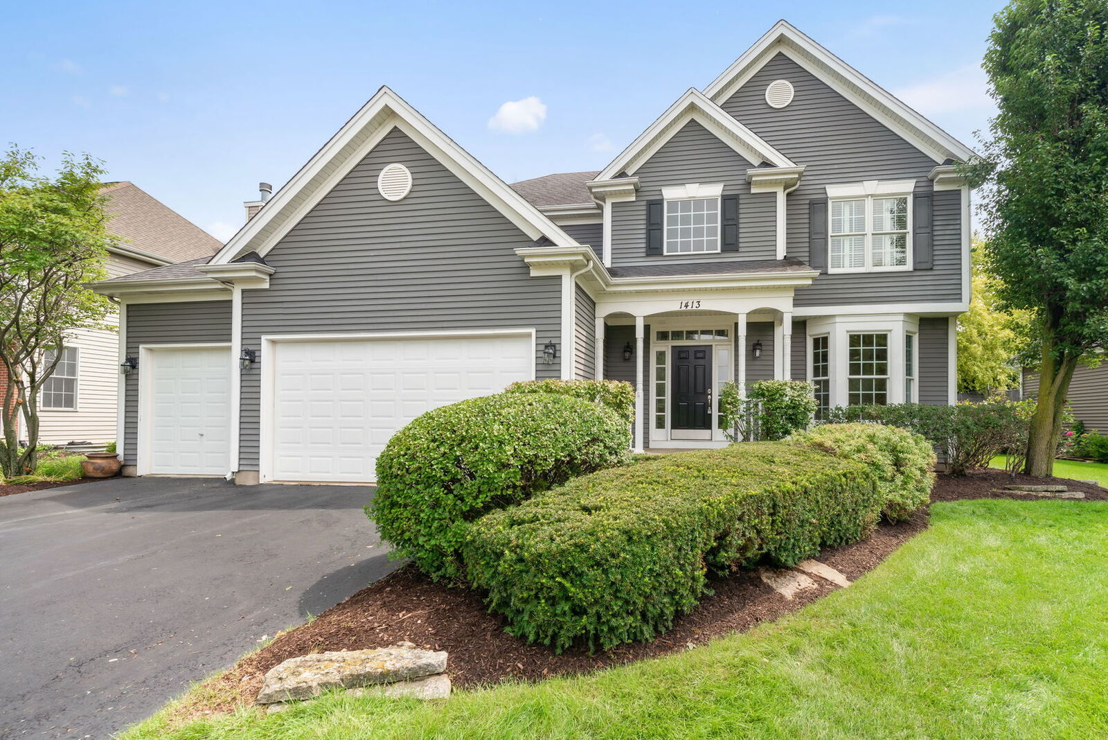 Property Photo:  1413 Seaton Street  IL 60119 