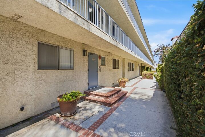 Property Photo: 5354 Lindley Avenue 209 CA 91316