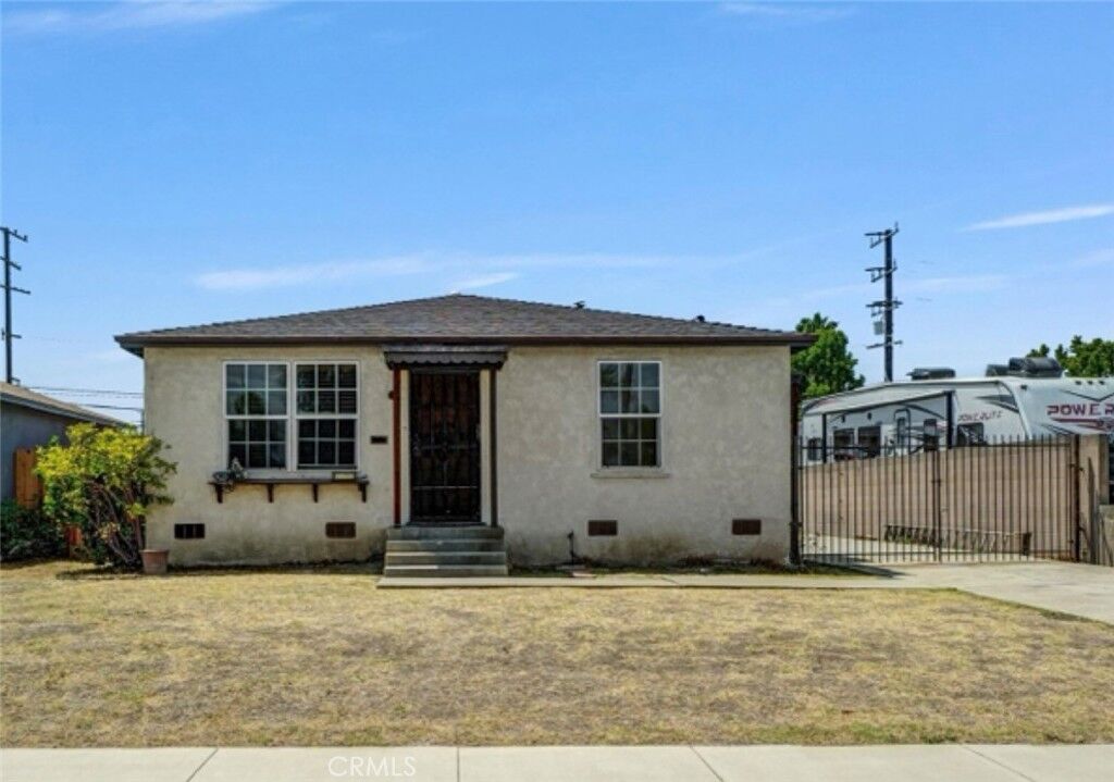 Property Photo:  1428 E Silva Street  CA 90807 