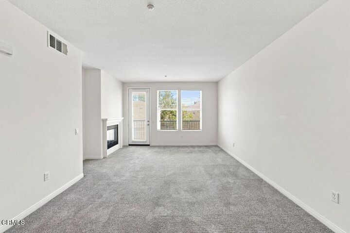 Property Photo:  6287 Turnstone Street 4-202  CA 93003 