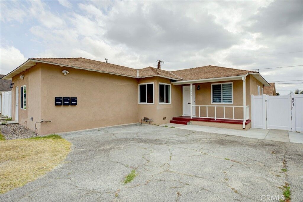 Property Photo:  10935 Nassau Avenue  CA 91040 