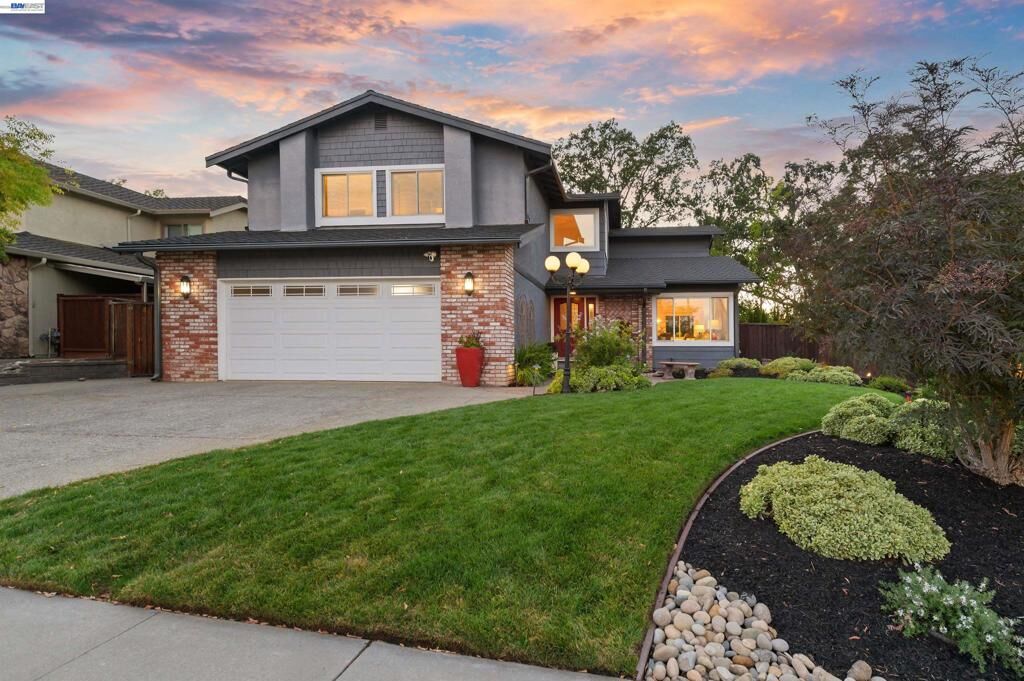 Property Photo:  5805 San Carlos Way  CA 94566 