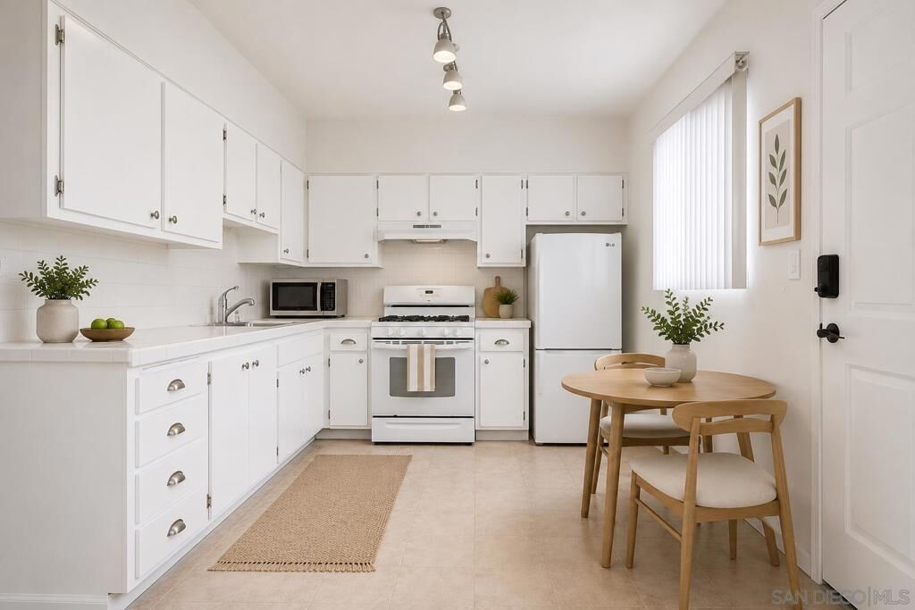 Property Photo:  4885 Cole 34  CA 92117 