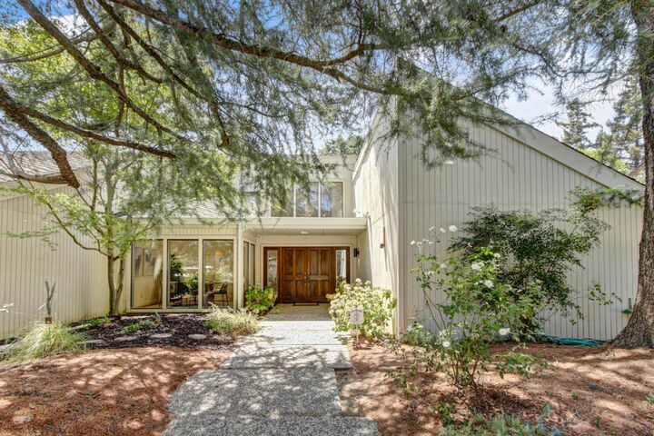 Property Photo: 1612 Baylor Court CA 95695