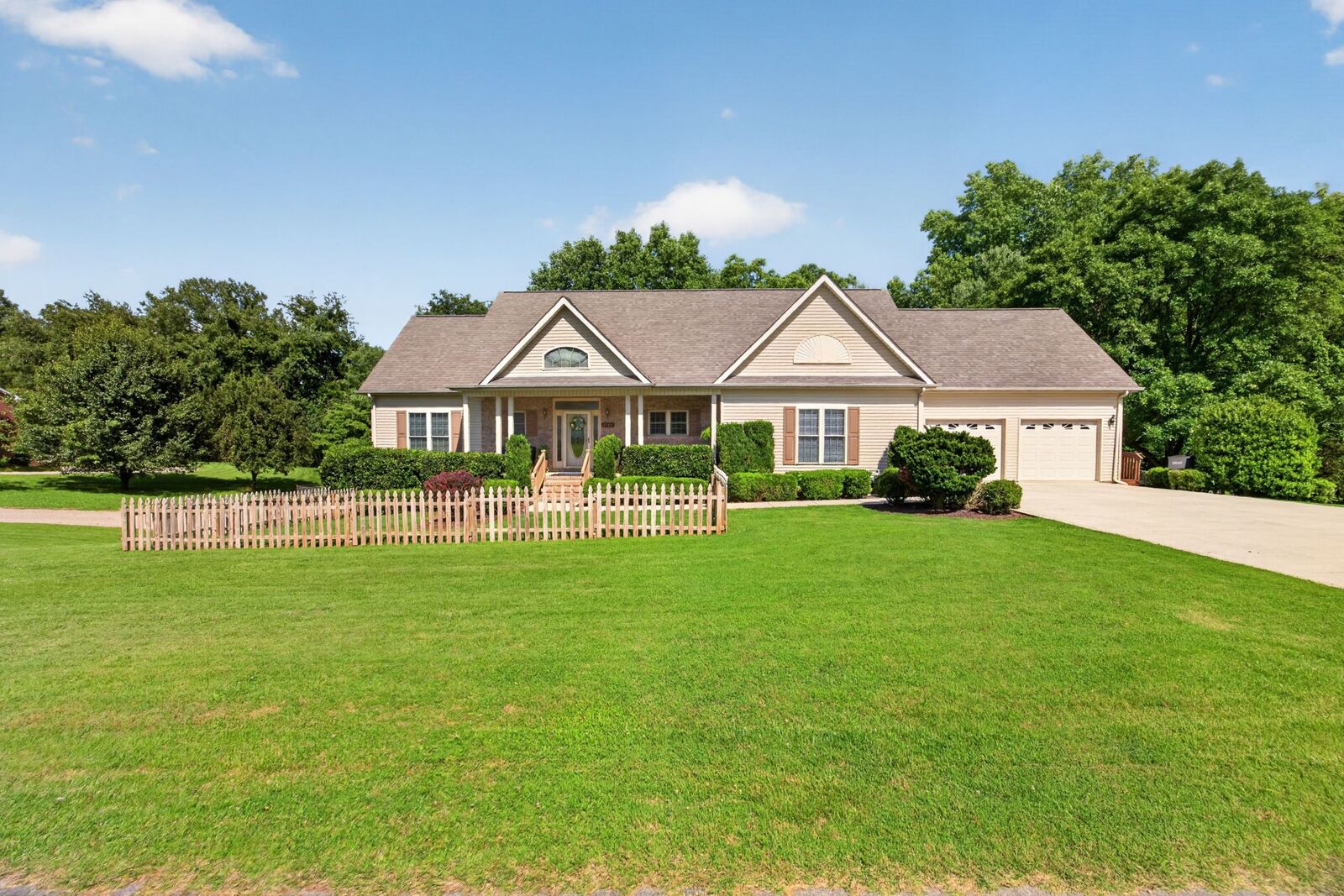 Property Photo: 2142 Jean Ct TN 38501