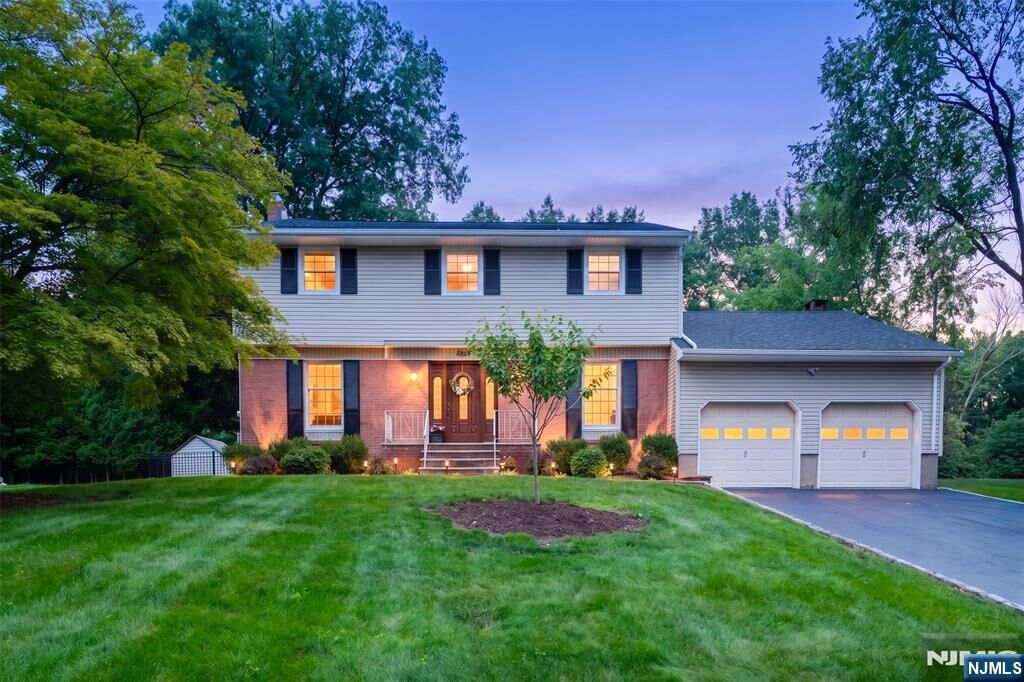 Property Photo:  8 Cedar Lane  NJ 07068 