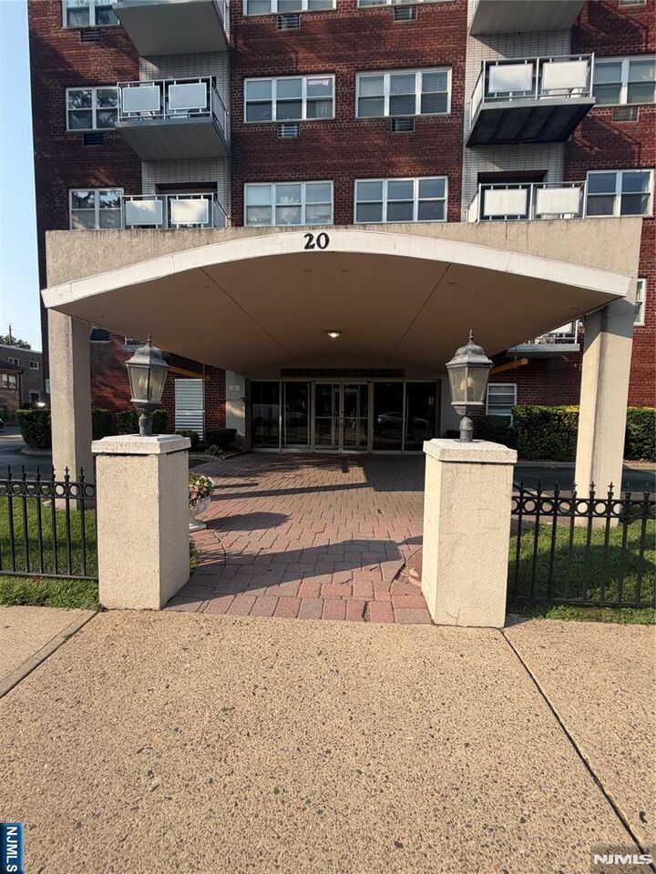 Property Photo:  20 Jefferson Street F7  NJ 07601 