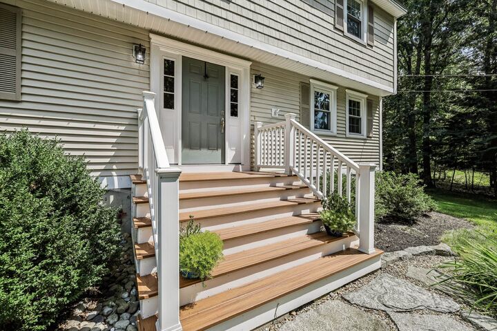 Property Photo: 33 Ffrost Drive NH 03824
