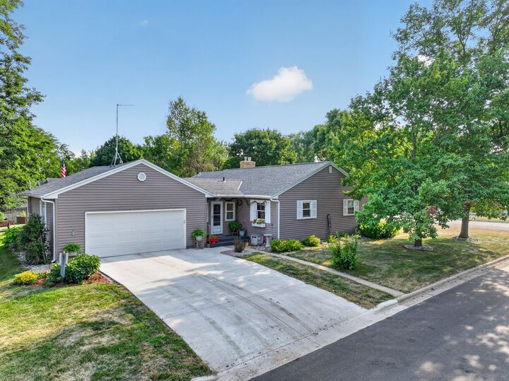 Property Photo: 1401 Bryant Street MN 56308
