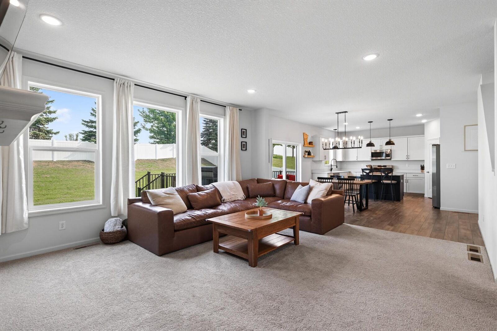 Property Photo:  972 Forest Edge Circle  MN 55352 