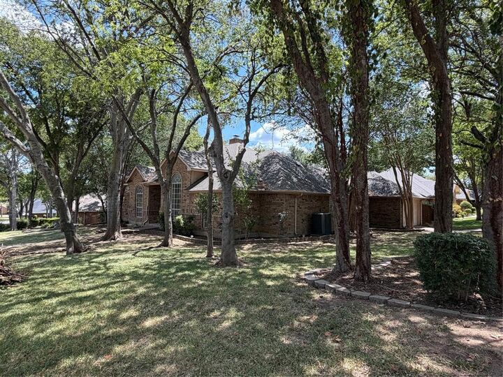 Property Photo:  1307 Sequoia Drive  TX 75052 
