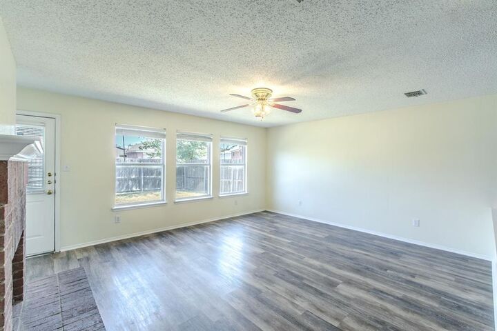 Property Photo:  2415 Mallory Lane  TX 75134 