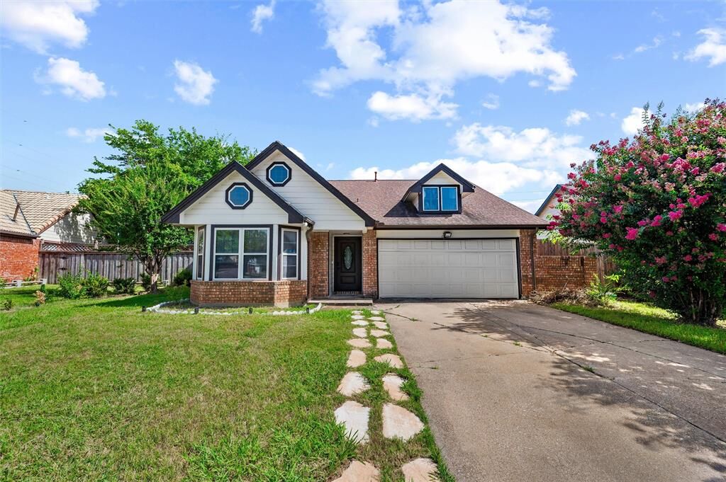 Property Photo: 3253 Beavers Bend Trail TX 75052