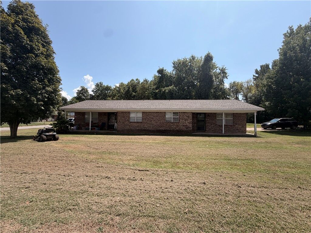 Property Photo: 1000 & 1002 E Poplar Street AR 72830