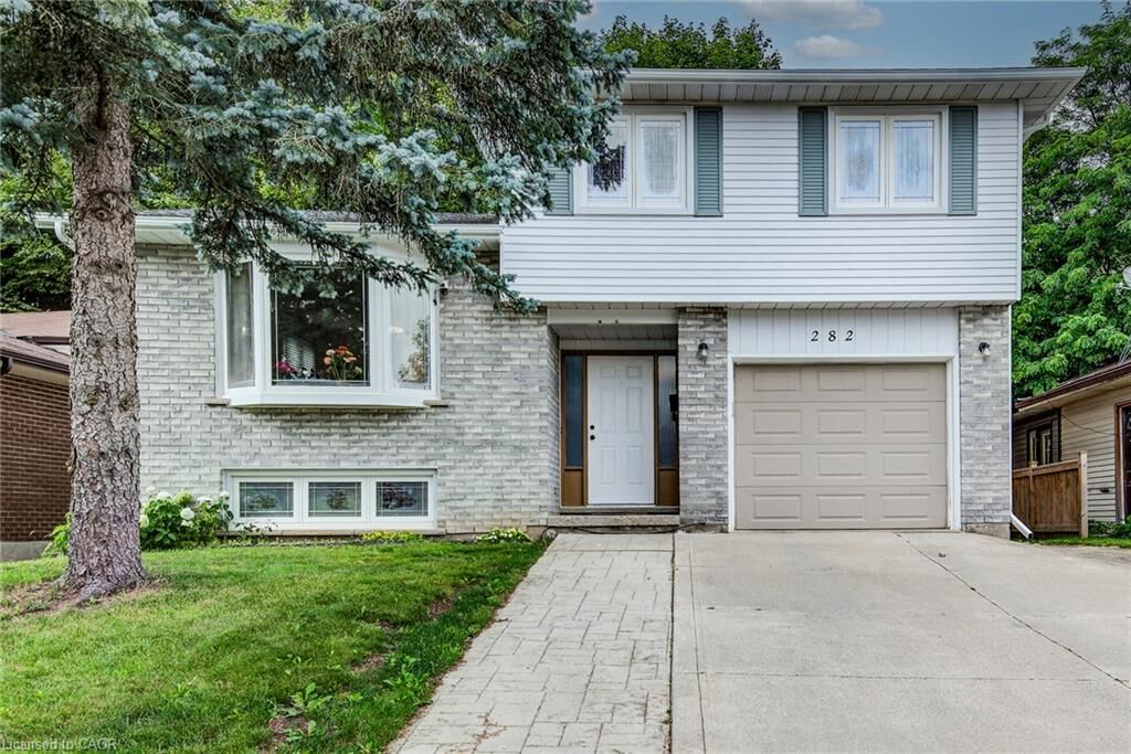 Property Photo: 282 Driftwood Drive ON N2N 1X6