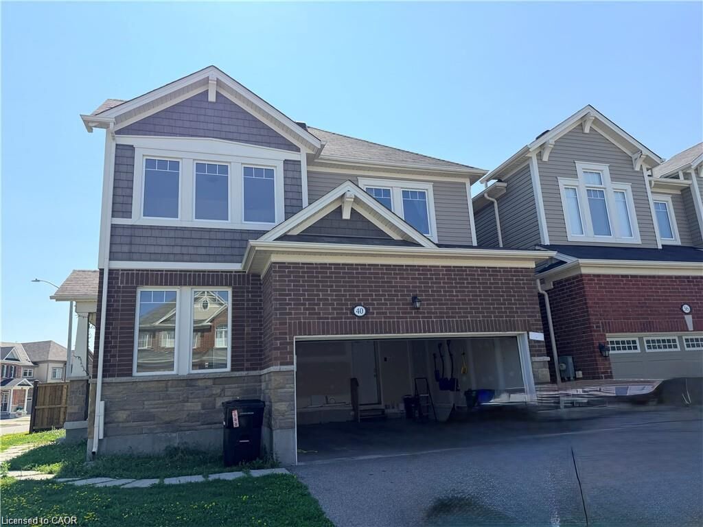 Property Photo: 40 Wannamaker Crescent ON N3E 0C5